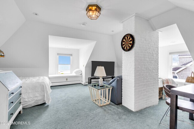 Building Photo - 1612 Ocean Ave N