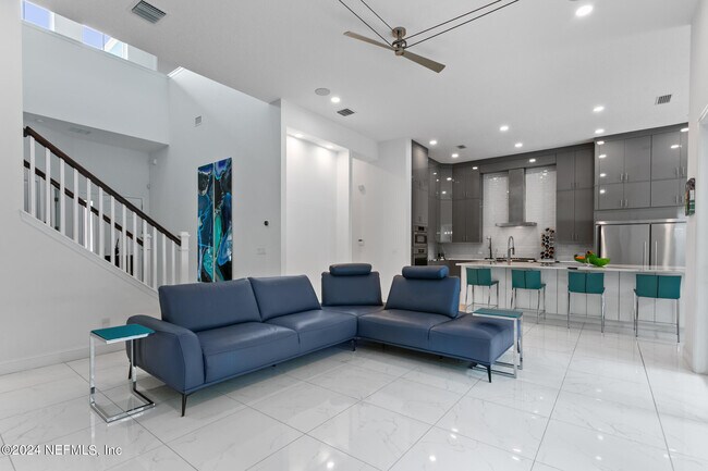 Building Photo - 452 Quail Vista Dr