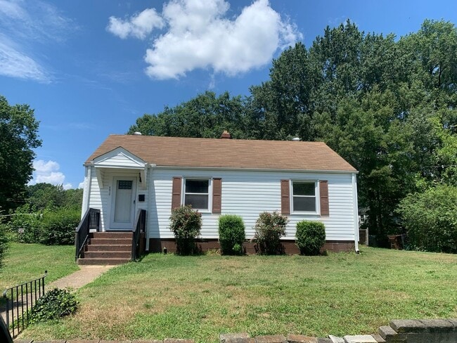 Primary Photo - Beautiful 3 Bedroom home off of the Virgin...