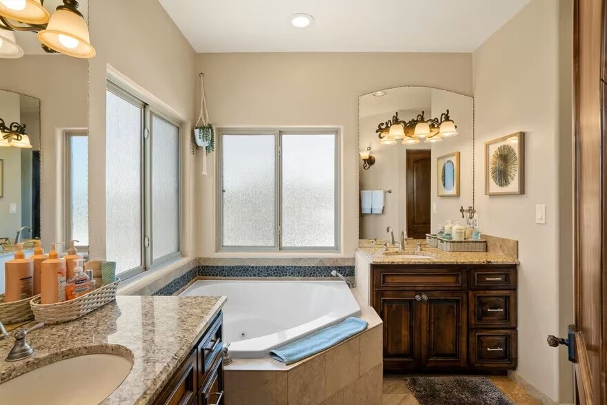 Building Photo - 2409 Rice Ave NW