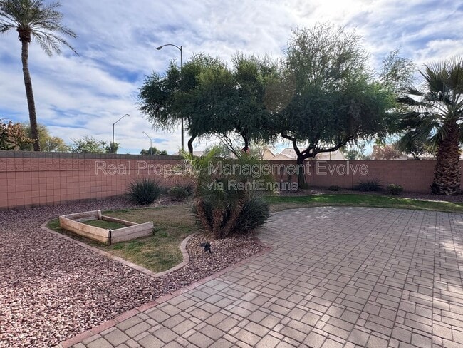 Building Photo - 13601 W Verde Ln