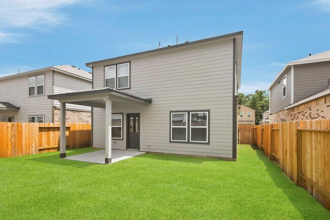 Building Photo - 8018 Heroes Hall Dr
