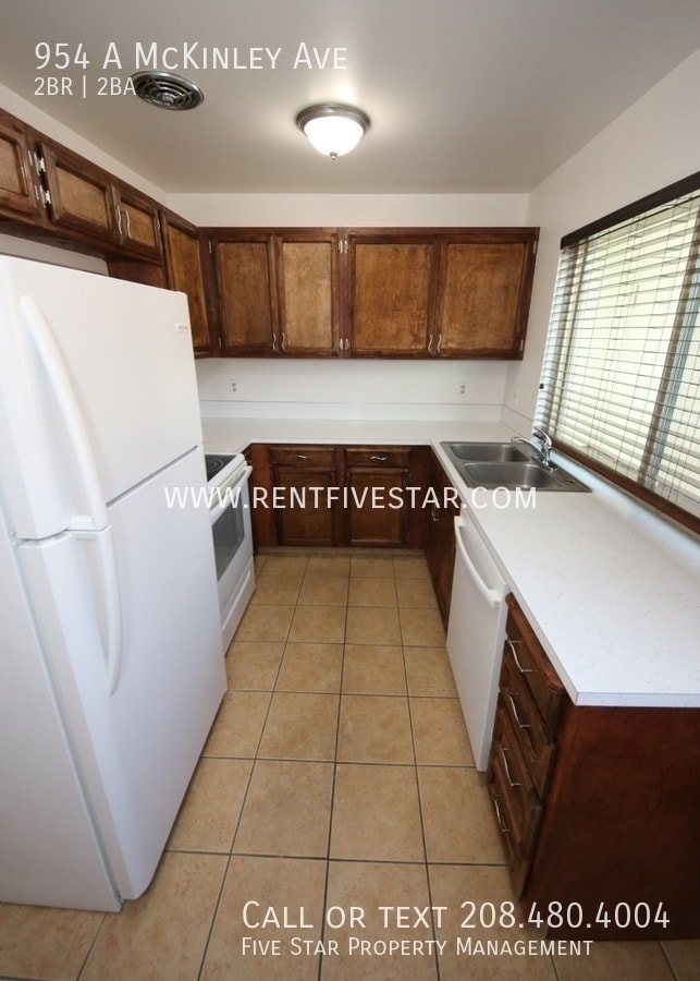 Building Photo - 954 A McKinley Ave