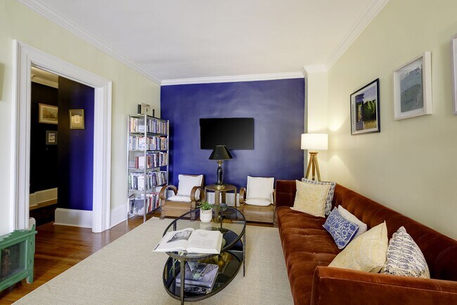 Building Photo - Great Luxury 1 Bedroom 1 Bath on Connecticut Ave in Kalarama
