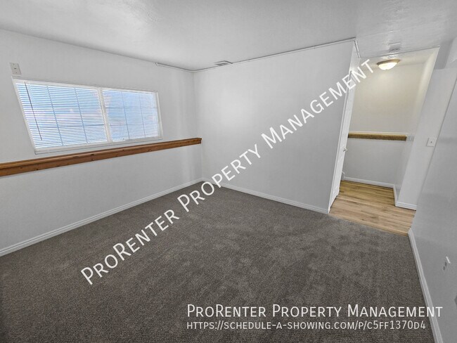 Building Photo - 484 N 75 W