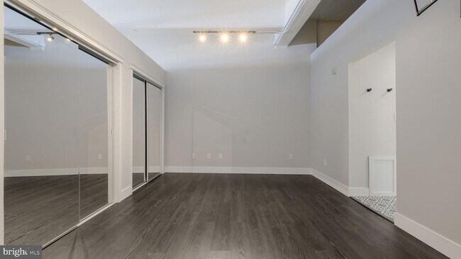 Building Photo - 444 N 4th St