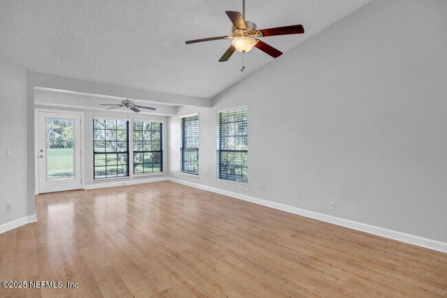 Building Photo - 101 Willow Pond Ln