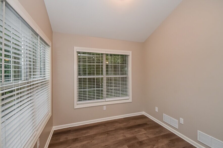 Building Photo - 10038 Harmon Springs Dr