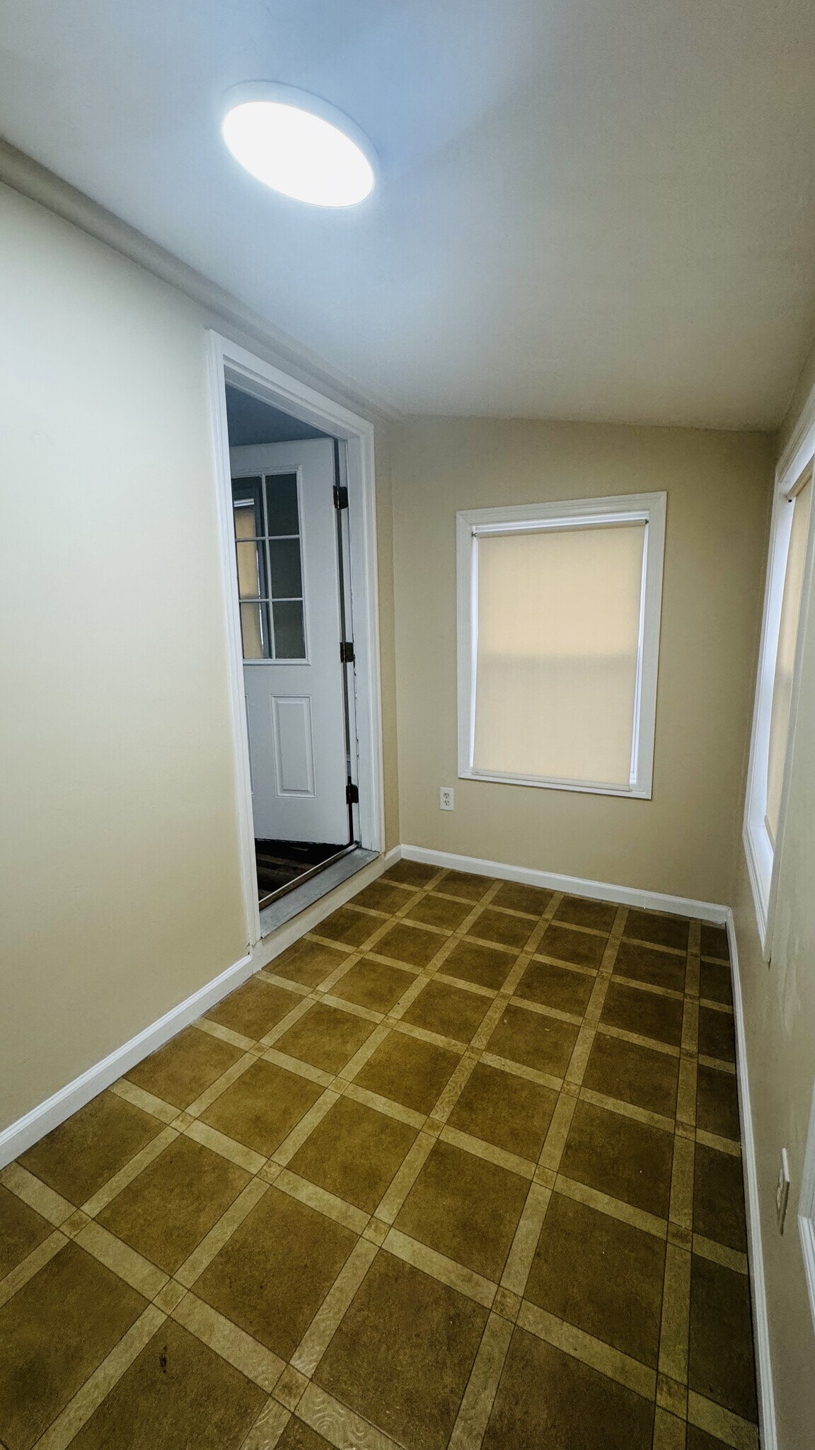 Building Photo - 58 Kent St