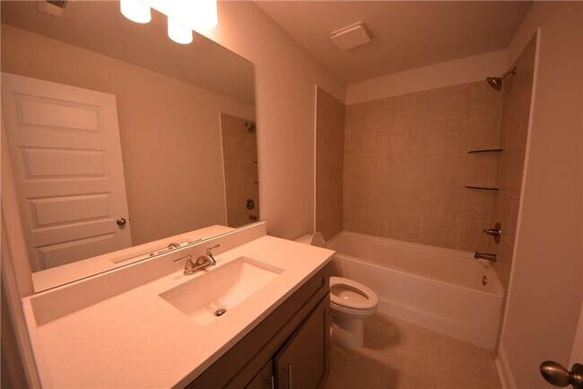 Building Photo - 547 Hellen Vly Dr