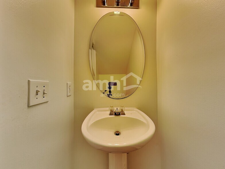 Building Photo - 1517 Braveheart Ln