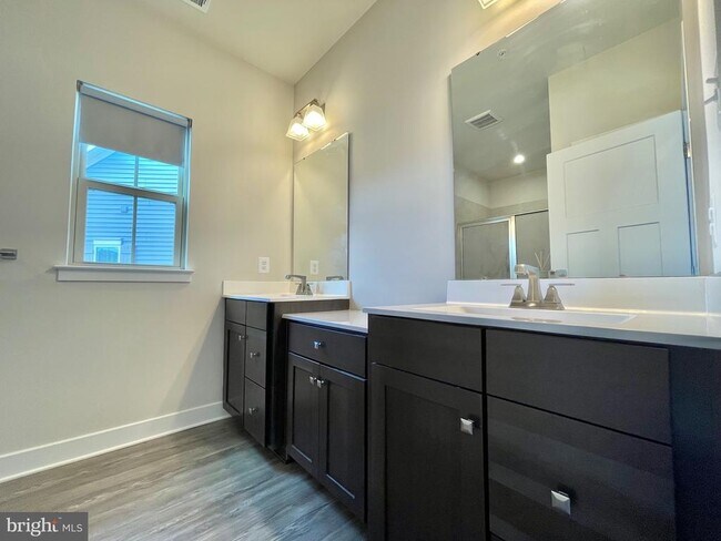 Building Photo - 3464 Sunset Ridge Dr