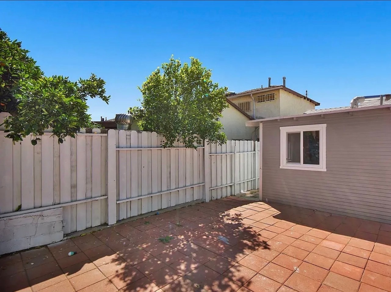 Building Photo - 3623 3rd Ave