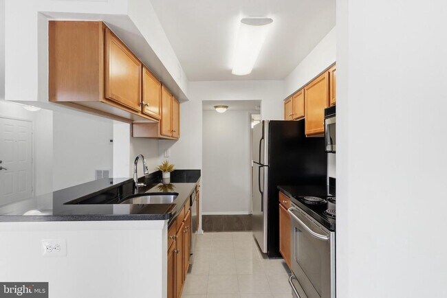 Building Photo - 1710 Abercromby Ct