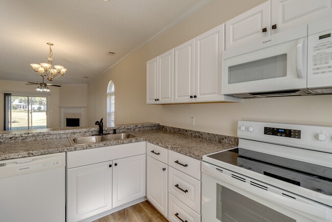 Building Photo - 35 Putters Pl