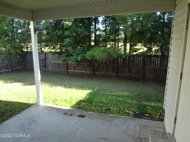 Building Photo - 205 S Pointe Dr