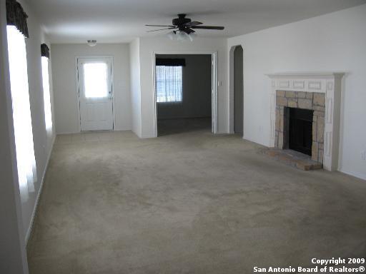 Building Photo - 204 N Willow Way