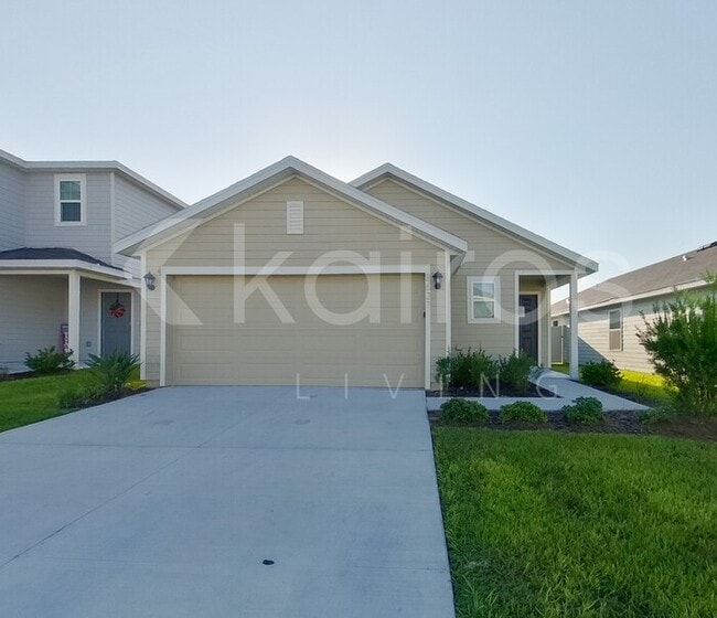 Building Photo - 8627 SW 43rd Ter