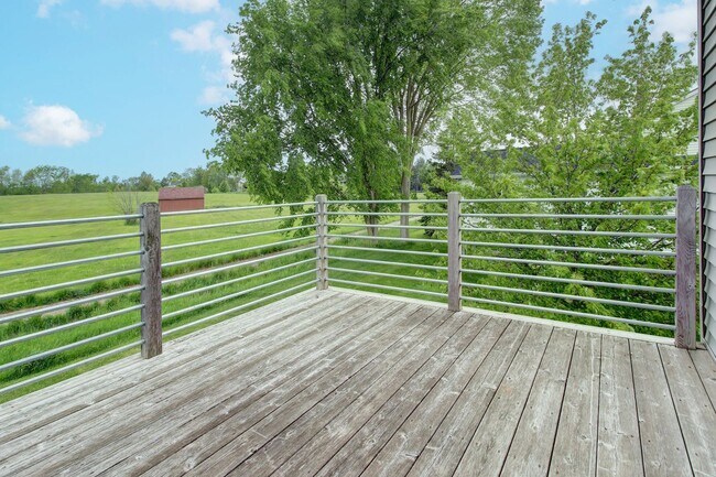 Building Photo - Spacious 2 Bed/2 Bath Condo in Prime Location