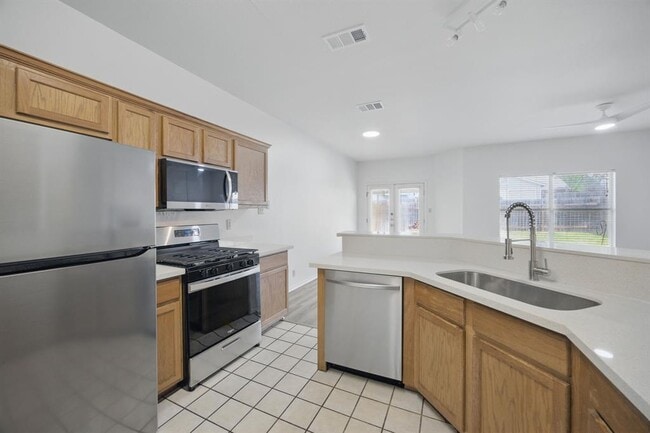 Building Photo - 2808 Kestrel Dr