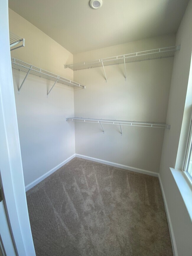 Building Photo - 126 Bicameral Ln