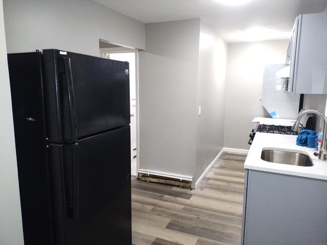 Building Photo - 48 Dupont Pl