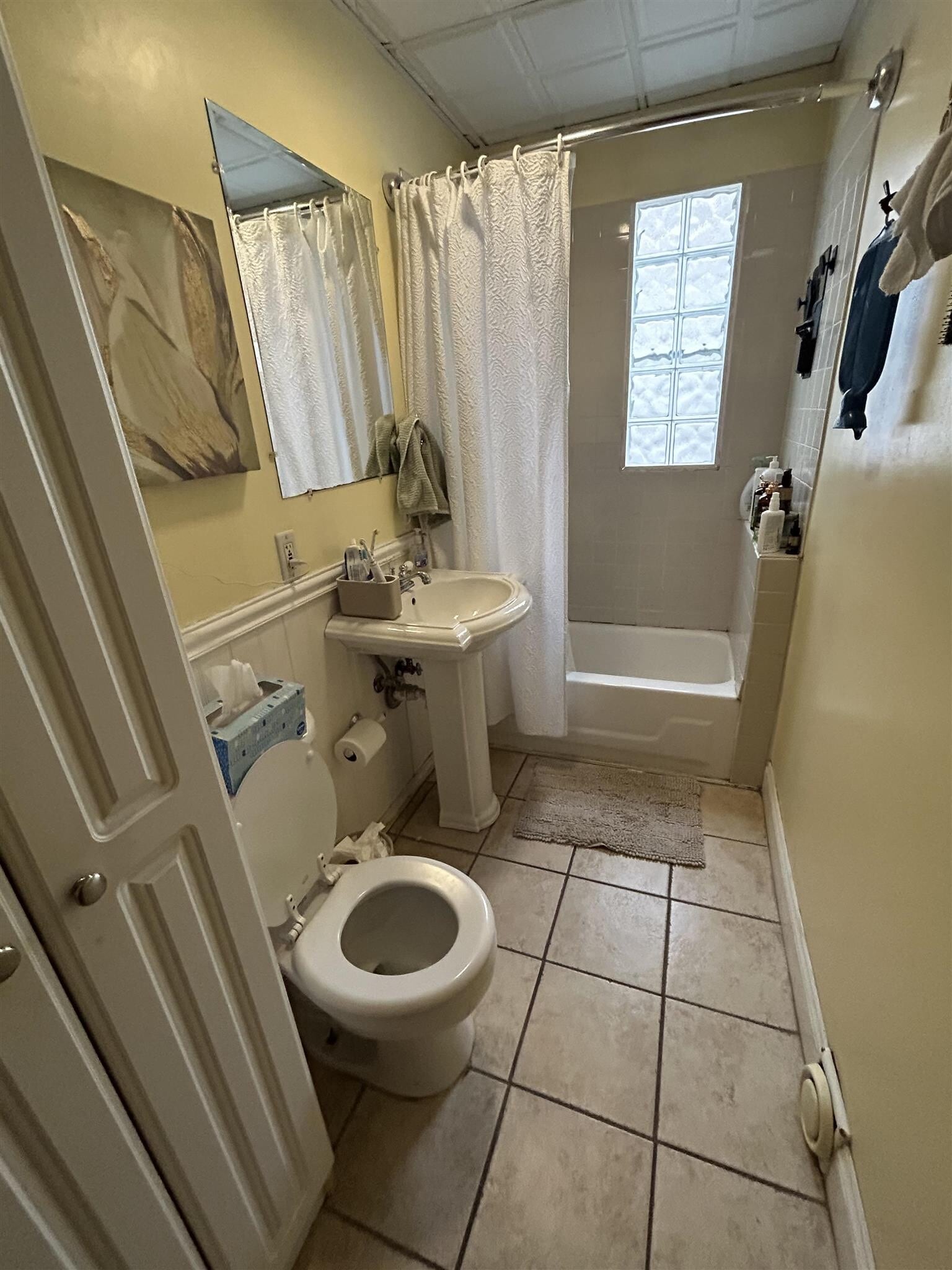 Building Photo - 578 Main St