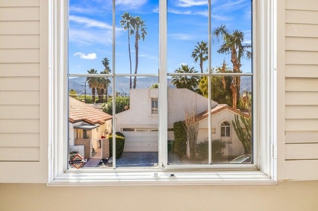 Building Photo - Spacious 4BR Home with Main-Level Primary Suite & No HOA!