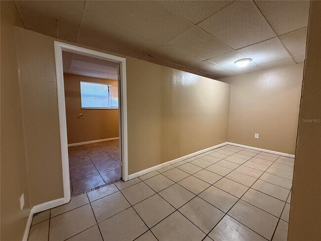 Building Photo - 8923 N 40th St