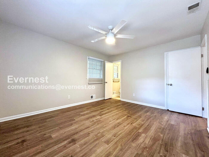 Building Photo - 1133 Wonder Ln