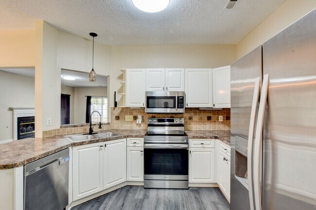 Building Photo - 922 Willow Point