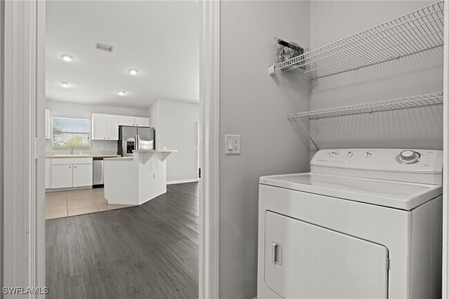 Building Photo - 1212 SW 15th Pl