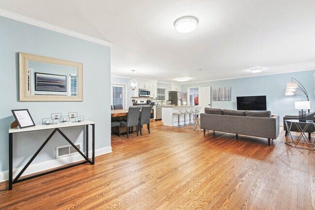 Building Photo - 2596 Dawn Dr