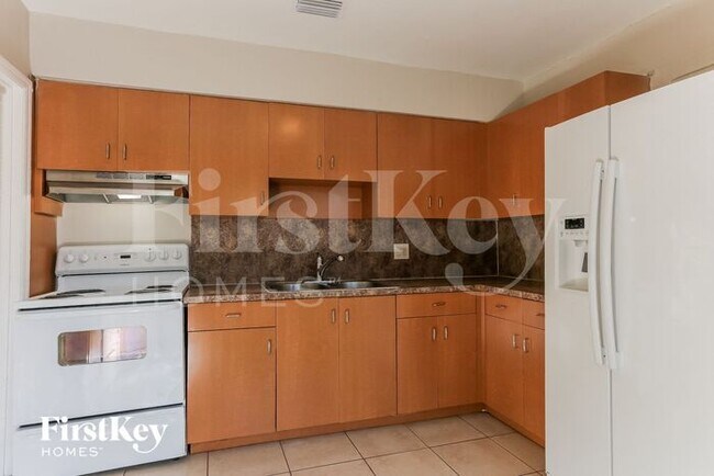 Building Photo - 2621 Fletcher Ct
