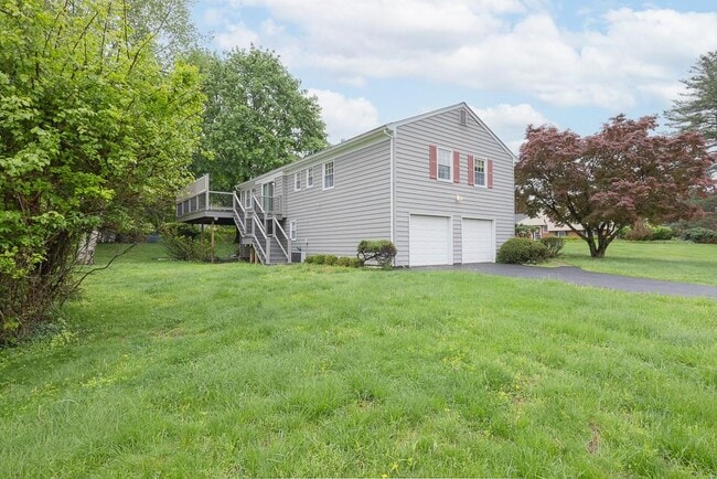 Building Photo - 12 Gerken Dr
