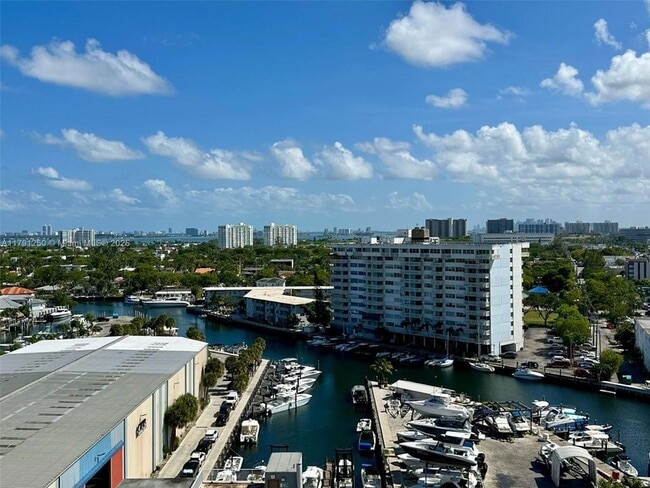 Building Photo - 13499 Biscayne Blvd