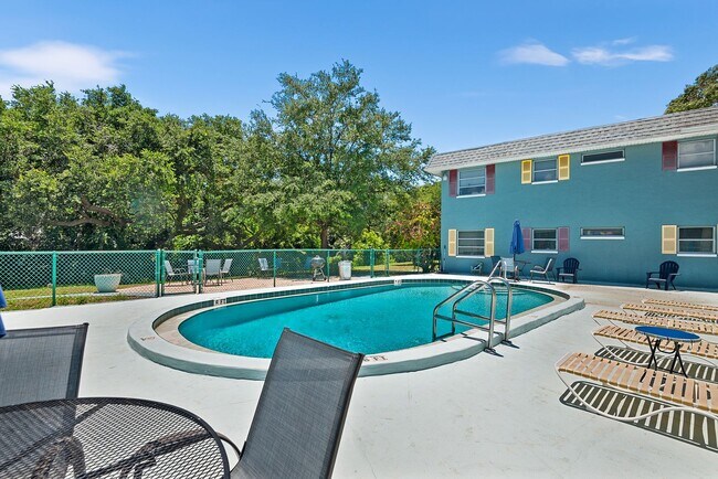 Building Photo - Bear Creek Apartments (1)