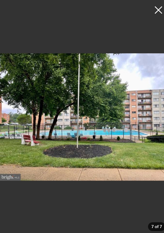 Building Photo - 5851 Quantrell Ave