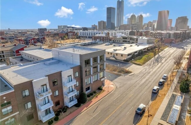 Building Photo - 444 N Central Ave