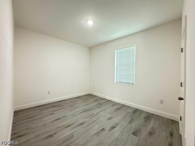 Building Photo - 537 Greenbriar Blvd