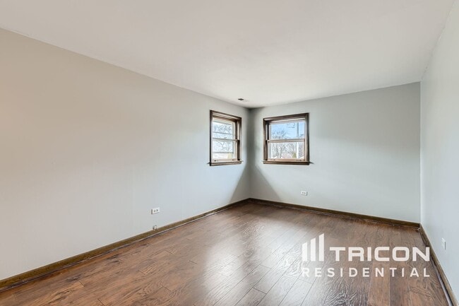 Building Photo - 5009 Elm Cir Dr