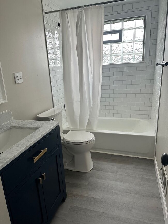 Building Photo - 3 bdrm with finished basement!