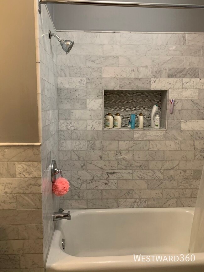 Building Photo - 507 W Aldine-2B