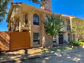 Building Photo - 3214 Continental Dr