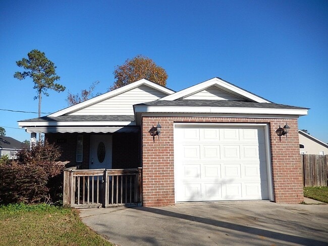 Building Photo - 600 Ponderosa Cir