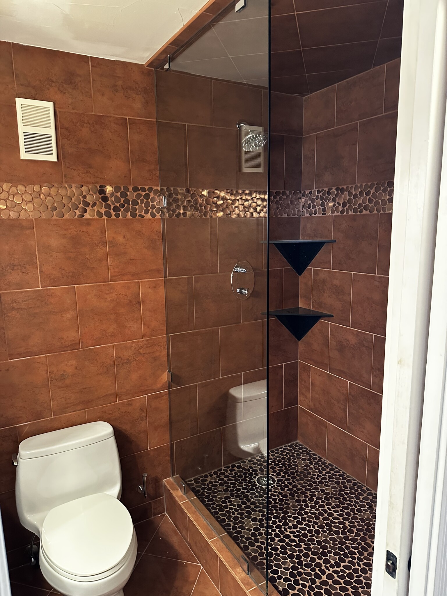 Guest Bathroom - 1625 Larimer St