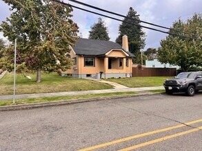 Building Photo - 1416