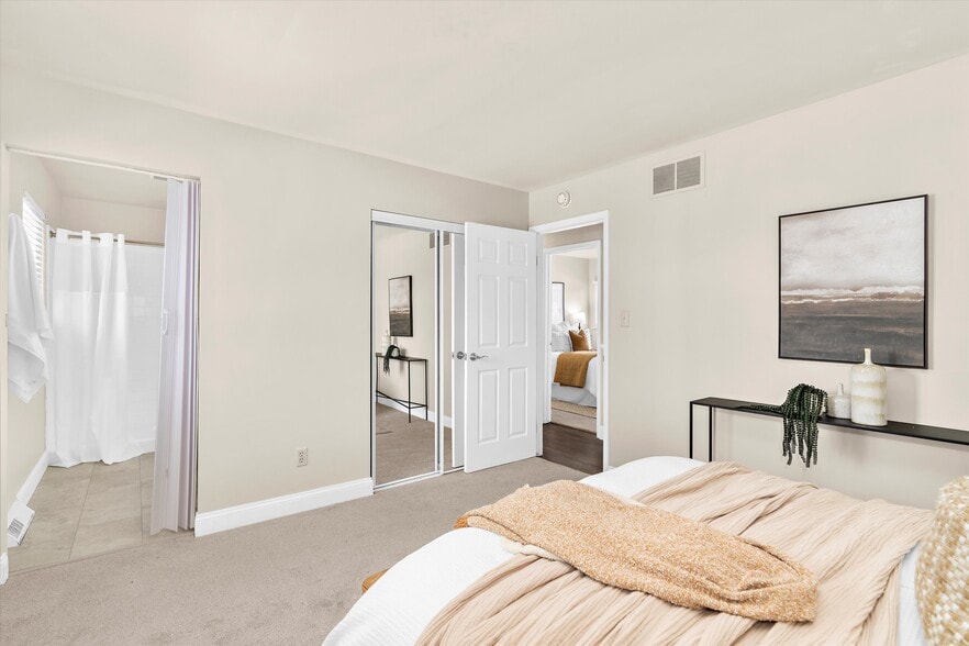 Building Photo - 10747 Evening Wind Ct