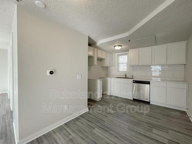 Building Photo - 727 Culbertson Dr