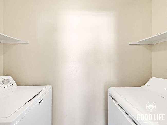 Building Photo - Great 2B/2.5BA Condo in Oceanside for Lease!